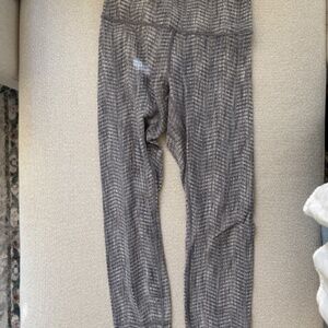 Grey lululemon leggings - Wunderunder